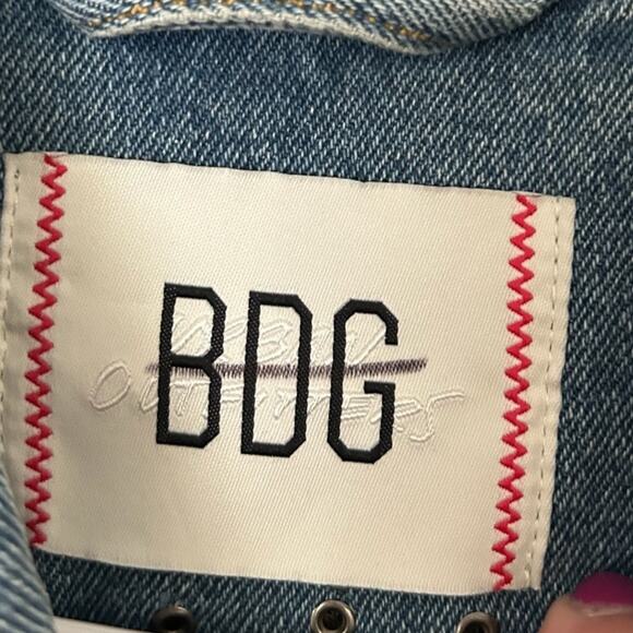 BDG Urban Outfitters Studded Relaxed Fit Denim Trucker Jacket Unisex XL NEW - Picture 4 of 11